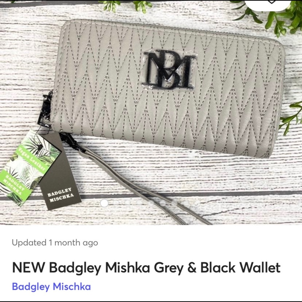 Badgley Mischka wristlet